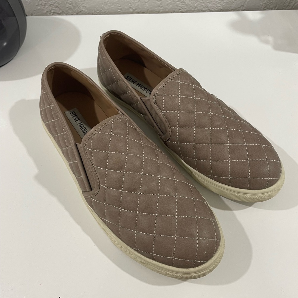 Steve Madden Slip-on shoes